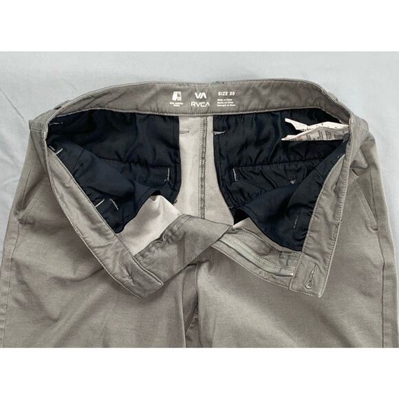 RVCA M200QRBA Back In Hybrid Quick Dry Stretch Chino Shorts. Gray, Men's 30. GUC - Picture 3 of 5